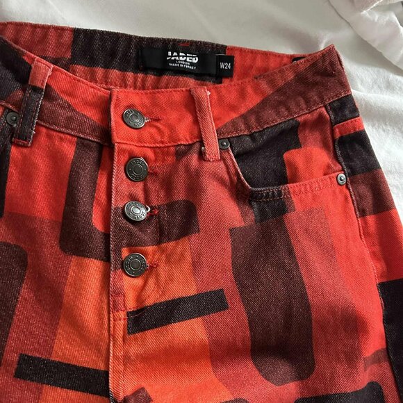 Jaded London Tomato-Red & Black Abstract Print Cotton Boyfriend Jeans – US 0 - Picture 7 of 7